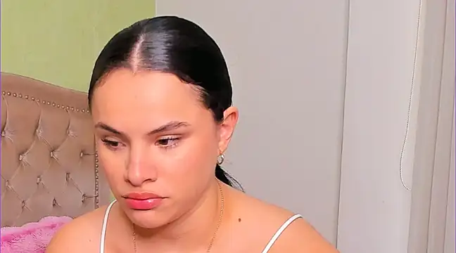 Luciluu20 online show from 02-27-25, 06:42