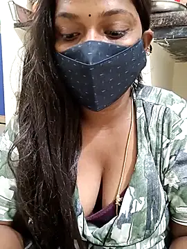 Snapshot of Renuma chatting on 02-13-25, 09:06 Renuma online show from 02-13-25, 09:06