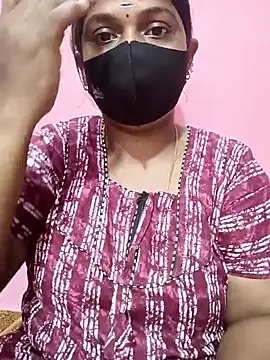 Snapshot of Renuma chatting on 10-03-25, 10:56 Renuma online show from 10-03-25, 10:56