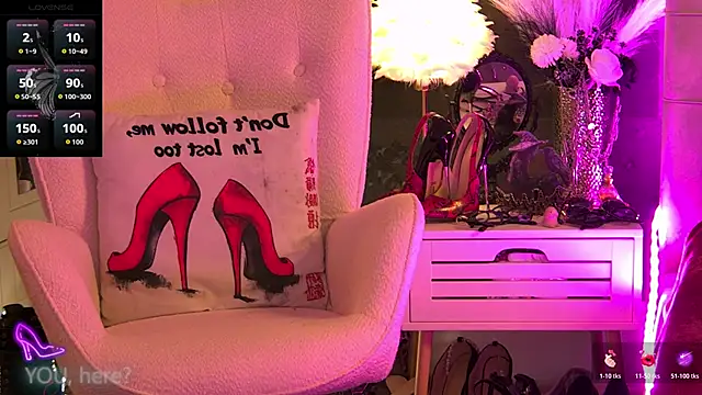 ZoeMesmerize online show from 10-31-25, 06:47