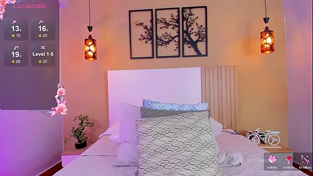 Snapshot of CamilleLynn chatting on 12-30-24, 04:09 CamilleLynn online show from 12-30-24, 04:09