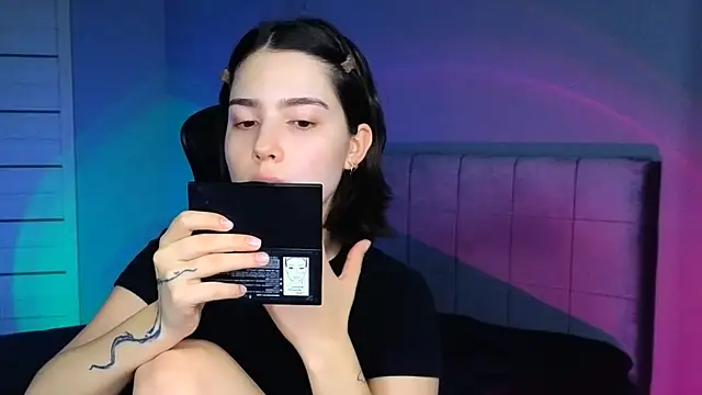 Stacy Gonzales  online show from 12-17-25, 07:25