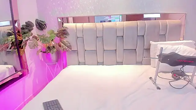 RoseTaylor   online show from 11-09-25, 04:33