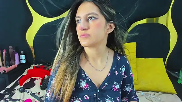 GiaRoussel online show from 11-15-25, 03:30