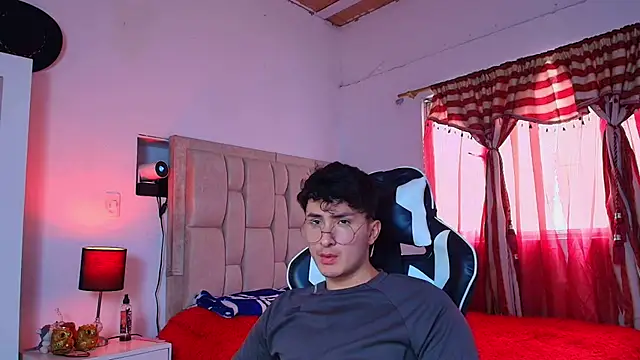 santyago taylor online show from 12-18-24, 06:25