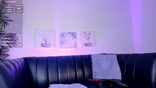 Snapshot of aisha_sakina chatting on 02-01-25, 01:44 aisha sakina online show from 02-01-25, 01:44