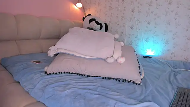 Snapshot of kitty_miaa chatting on 02-25-25, 03:31 kitty miaa online show from 02-25-25, 03:31