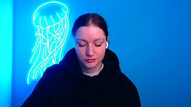 Snapshot of Fantasy_July chatting on 12-15-24, 09:45 Fantasy July online show from 12-15-24, 09:45