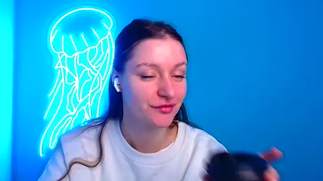 Snapshot of Fantasy_July chatting on 12-19-24, 06:56 Fantasy July online show from 12-19-24, 06:56