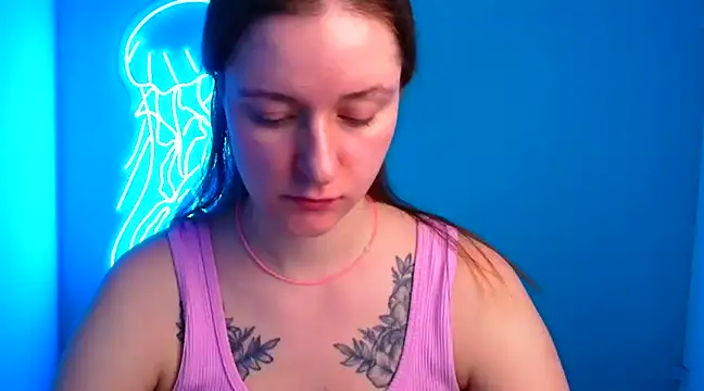 Snapshot of Fantasy_July chatting on 01-21-25, 03:43 Fantasy July online show from 01-21-25, 03:43