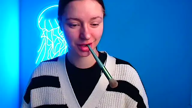 Snapshot of Fantasy_July chatting on 01-24-25, 06:24 Fantasy July online show from 01-24-25, 06:24