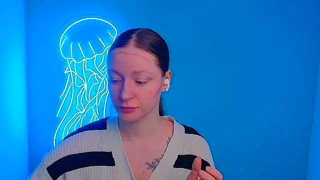 Snapshot of Fantasy_July chatting on 02-28-25, 06:32 Fantasy July online show from 02-28-25, 06:32