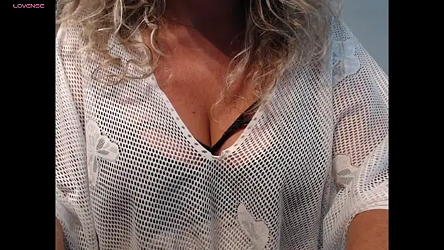 JenniLowen online show from 06-23-26, 06:44