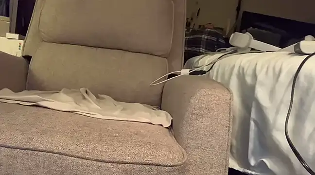 Snapshot of skatebored chatting on 12-15-24, 09:24 skatebored online show from 12-15-24, 09:24