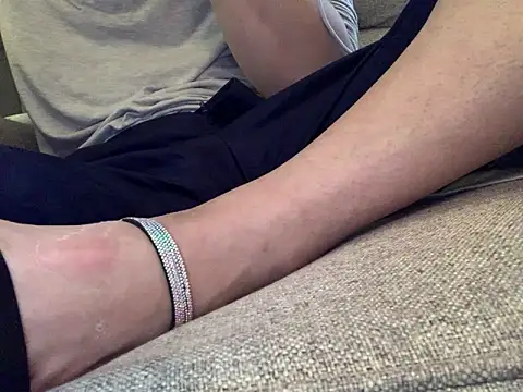 Snapshot of skatebored chatting on 12-29-24, 09:20 skatebored online show from 12-29-24, 09:20