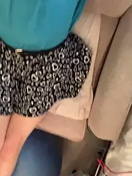 Snapshot of skatebored chatting on 01-01-25, 08:37 skatebored online show from 01-01-25, 08:37