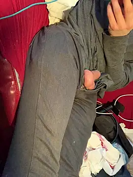 Snapshot of skatebored chatting on 03-14-25, 09:00 skatebored online show from 03-14-25, 09:00