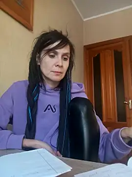 Francenia lolis online show from 01-12-26, 12:21