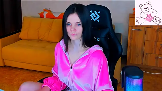 Snapshot of Lora_Cain chatting on 01-20-25, 05:26 Lora Cain online show from 01-20-25, 05:26