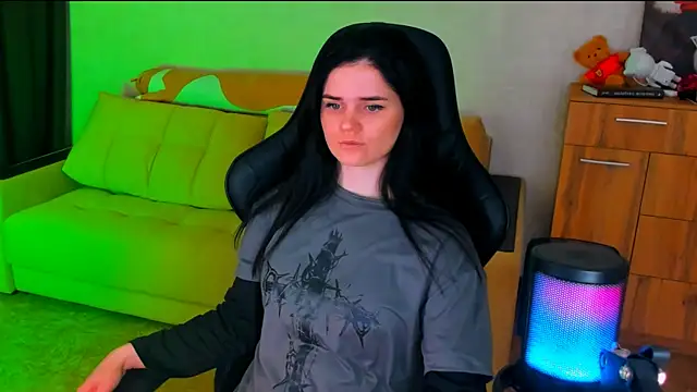 Snapshot of Lora_Cain chatting on 02-10-25, 06:03 Lora Cain online show from 02-10-25, 06:03