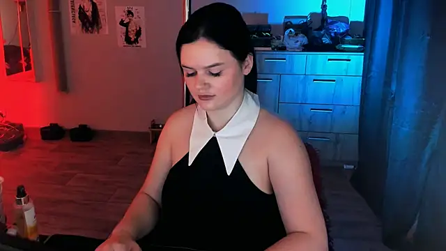 Lora Cain online show from 07-31-26, 01:54