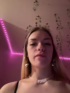 Snapshot of -Sexy_Barbie- chatting on 02-25-25, 01:06 -Sexy Barbie- online show from 02-25-25, 01:06