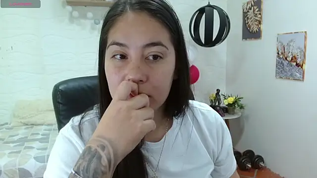 Snapshot of lizzaxs chatting on 02-25-25, 01:50 lizzaxs online show from 02-25-25, 01:50