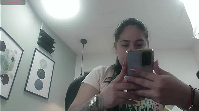 Snapshot of lizzaxs chatting on 03-06-25, 01:24 lizzaxs online show from 03-06-25, 01:24