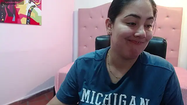 Snapshot of lizzaxs chatting on 09-30-25, 11:15 lizzaxs online show from 09-30-25, 11:15