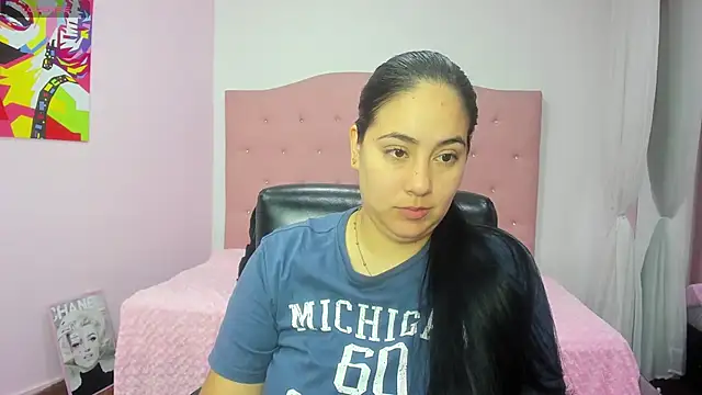 Snapshot of lizzaxs chatting on 10-16-25, 01:12 lizzaxs online show from 10-16-25, 01:12