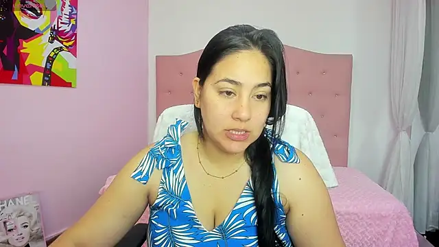 Snapshot of lizzaxs chatting on 10-21-25, 12:39 lizzaxs online show from 10-21-25, 12:39