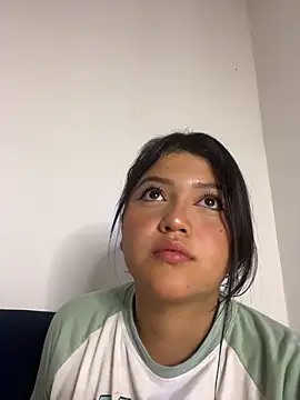 Snapshot of alisson_carolina73 chatting on 05-30-26, 03:25 alisson carolina73 online show from 05-30-26, 03:25