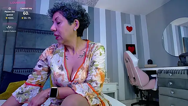 Julianewell online show from 01-09-26, 12:19