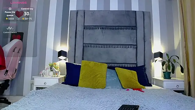 Julianewell online show from 02-11-26, 12:32