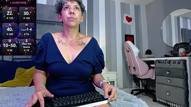 Julianewell online show from 06-02-26, 12:18