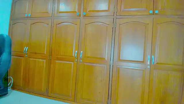 Snapshot of emmakolactro2001 chatting on 12-18-25, 06:52 emmakolactro2001 online show from 12-18-25, 06:52