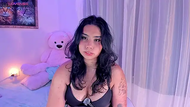 kiki cavilll online show from 06-18-26, 12:00