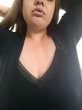 Snapshot of cansuozell chatting on 11-22-25, 08:57 cansuozell online show from 11-22-25, 08:57