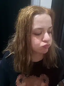 Snapshot of cansuozell chatting on 11-28-25, 06:10 cansuozell online show from 11-28-25, 06:10