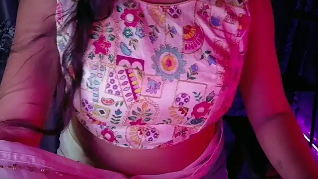 Snapshot of SexyAndHottie chatting on 11-16-25, 05:07 SexyAndHottie online show from 11-16-25, 05:07