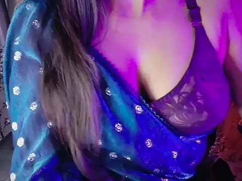 Snapshot of SexyAndHottie chatting on 01-09-26, 03:37 SexyAndHottie online show from 01-09-26, 03:37