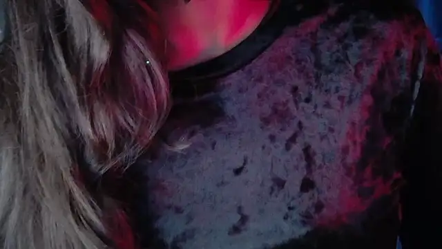 Snapshot of SexyAndHottie chatting on 01-10-26, 09:52 SexyAndHottie online show from 01-10-26, 09:52