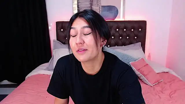 mia aira online show from 03-17-25, 08:40