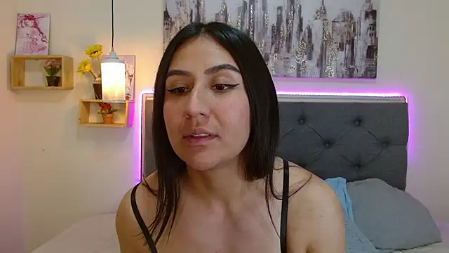 mia aira online show from 09-22-25, 03:36