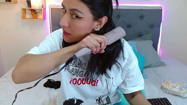 mia aira online show from 09-25-25, 03:16