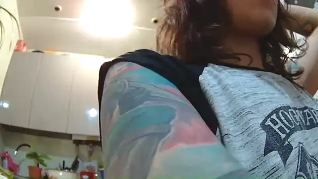 Snapshot of BroadFantasy chatting on 10-03-25, 06:16 BroadFantasy online show from 10-03-25, 06:16