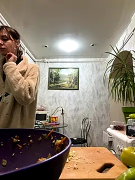 Snapshot of BroadFantasy chatting on 10-19-25, 03:56 BroadFantasy online show from 10-19-25, 03:56