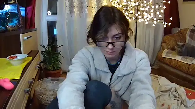 Snapshot of BroadFantasy chatting on 10-26-25, 04:46 BroadFantasy online show from 10-26-25, 04:46