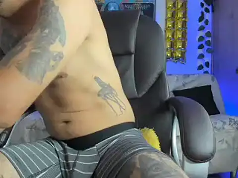 Snapshot of mikee_scooth chatting on 01-20-25, 07:35 mikee scooth online show from 01-20-25, 07:35