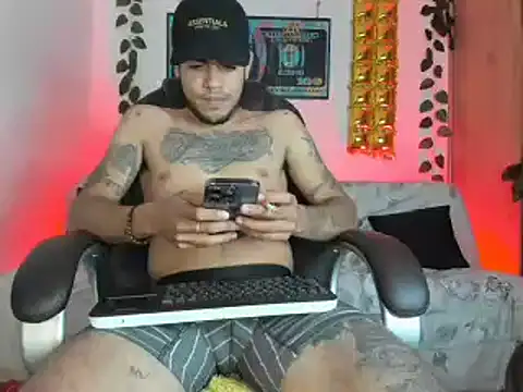 Snapshot of mikee_scooth chatting on 01-21-25, 08:41 mikee scooth online show from 01-21-25, 08:41